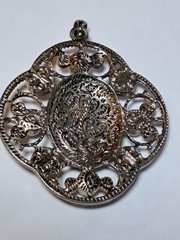 Vtg Elegant Gold Tone Filigree Black Cabachon Faux Pearl Edwardian Style Pendant