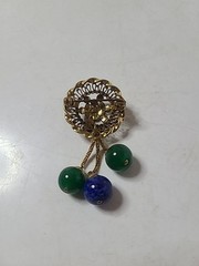 Vintage Tiny Blue Green Cabochon Gold Ton Brooch 2.5 Inch