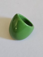 Vintage Retro Style Green Lucite Plastic Some Ring Size 9