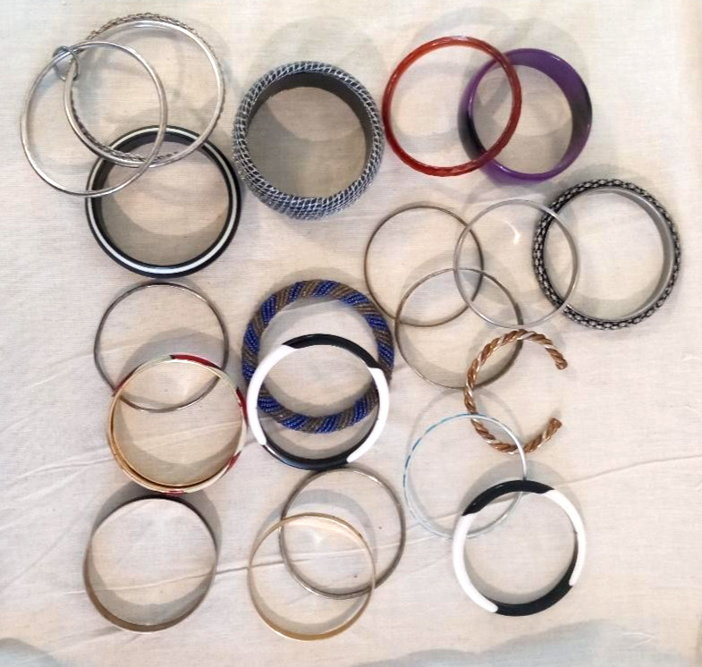 Lot of 21 Bangle Bracelets Mixed Metal Plastic Stackable Fashion Jewelry
