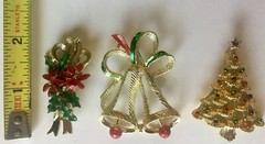 Christmas Pin Lot Signed GERRYS Gold Tone Tree Bells Poinsettia & Bow Vintage