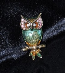 Liz Claiborne LC Owl Brooch Pin Two-toned Gold Green Pink Rhinestone Eyes EUC