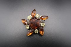 Vtg Gold Tone Starburst Hexagon & Marquise Cut Amber & Yellow Rhinestone Brooch