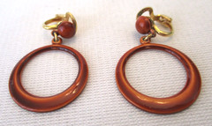 Vtg Beautiful Multi-Colored Bead Necklace & Rust Colored Clip Earrings