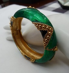 AUTHENTIC VINTAGE LANVIN PARIS GREEN BLACK ENAMEL WIDE HINGED BANGLE BRACELET
