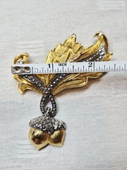 Avon Gold Tone Acorn Brooch Pin and Matching Clip Earrings Set Rhineston