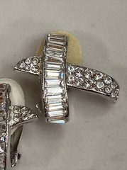 Glamorous Designer Jarin Pave’ Faceted Crystal Rhinestone Clip Earrings Sparky