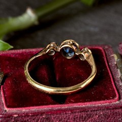 LOVELY ANTIQUE ENGLISH 18K GOLD DIAMOND SAPPHIRE 3-STONE RING c1890