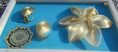 VTG Princess Jewelry Gold Tone Brooch and Earrings Set Germany Spun Wire