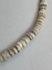 Tiger Puka Shell Necklace Beach Surfer 17.5” Collar white & brown specks VTG