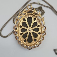 Oval Cameo Pendant Necklace Black White Profile Gold-Tone Filigree Frame