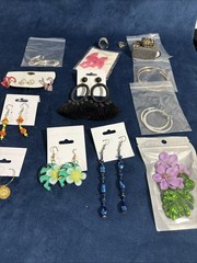 Costume Jewelry Woman’s Earrings, Rings 18 Pieces