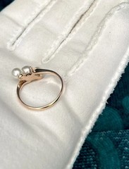 Vtg.10K Solid Yellow Gold ring High Luster 5.2mm to 6.1mm Pearls Ring ,Sz:9.5