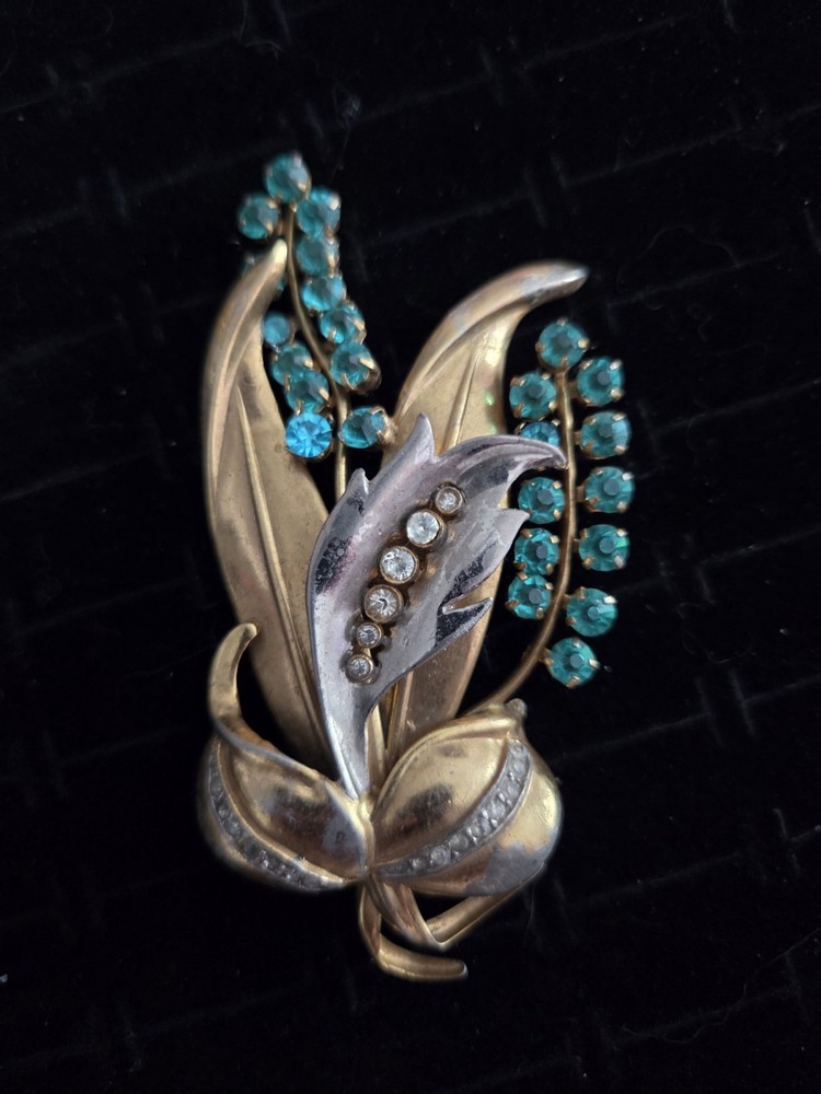 Large Vintage Pot Metal Flower Brooch Pin 3.75″ Clear Turquoise Stones One Repl