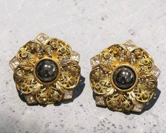 Vintage Graziano Gold Tone Filigree Black Cabochon Rhinestone Clip On Earrings