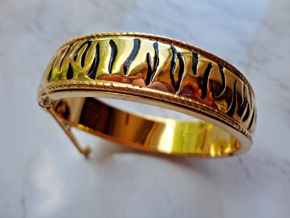 RARE VTG ’80S SIGNED JACKIE COLLINS GOLDTONE ANIMAL PRINT HINGED CUFF BRACELET