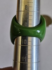 Vintage Retro Style Green Lucite Plastic Some Ring Size 9