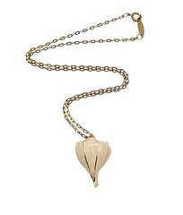 Vintage Direction One Gold Tone Cream Enamel Seashell Pendant Necklace 16″
