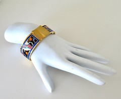 Vintage Oval Hermes 18K Gold Plated Loquet Clic Clac Bracelet Fan Enamel Design