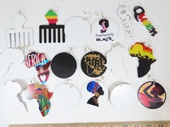 Vintage Earrings Lot Folk Art Africa Black Woman Queen Multicolor D2063