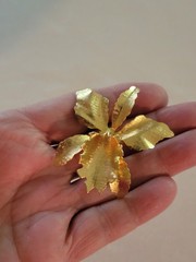 Vtg Gold Tone 2 Inch Iris Orchid Brooch
