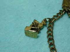 Vintage 7 1/4″ Las Vegas Casinos Charm Bracelet in Very Good Condition