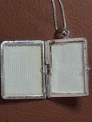 “Vintage 925 Sterling Silver Tricolor Locket Necklace 18” Italy Box/Silk Inserts