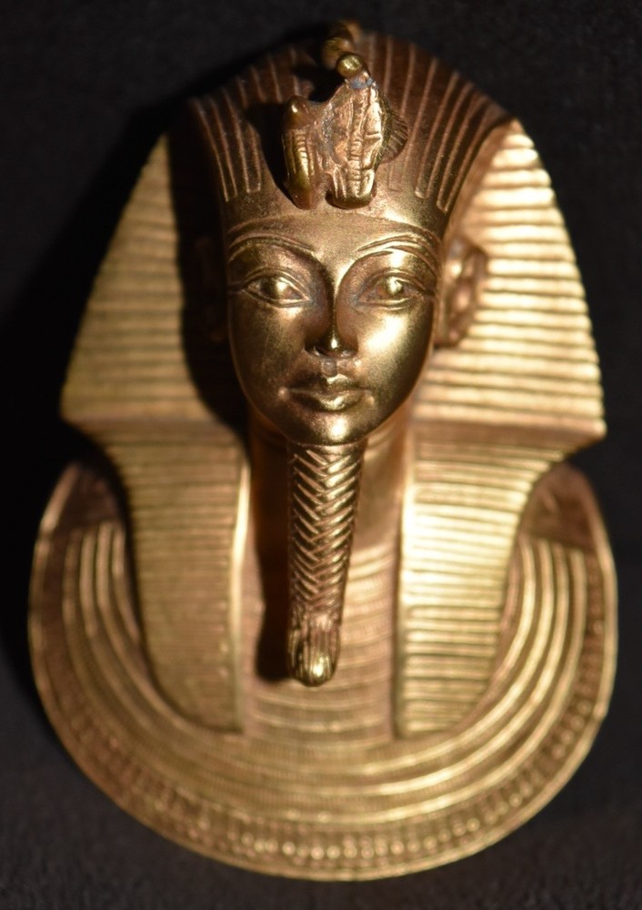 VTG King Tutankhamun Pendant Metropolitan Museum of Art Gold Tone Tut 1976 Egypt