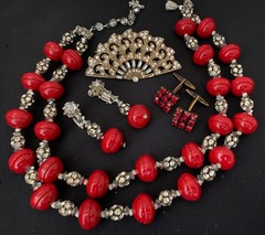 LARGE LOT ESTATE VINTAGE & NOW JEWELRY ALL WEARABLE MANY SIGNED OVER 40 PCS