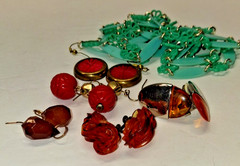 Nice Group Of Vintage Plastic Jewelry Carved Marbled Bakelite Earrings & Others
