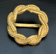 Vintage Gold Tone Circle Braided Wreath Scarf Ring