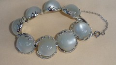 Vintage Coro White Moonstone Thermoset Cabachon Silver Tone Panel 7″ Bracelet