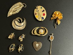 Vintage Jewelry Lot of 9 Vintage Assorted Brooch Pins And Clip On Earrings