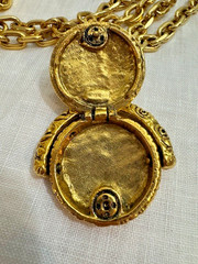 Vintage Goldette Gold Tone Large Swivel Locket Pendant Necklace Heavy Book Chain