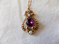 AVON 1974 QUEENSBURY NECKLACE, BRACELET & 2 RINGS