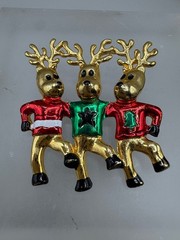 VINTAGE ESTATE GOLD TONE ENAMEL RED GREEN DANCING REINDEER CHRISTMAS BROOCH PIN