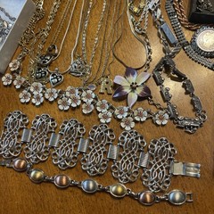 Huge Estate Vintage to Modern Jewelry Signed/unsigned Costume Mixed Lot