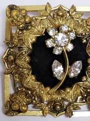 Antique Gold Tone Repousse Rhinestone Flower & Black Felt Pin Brooch AUSTRIA