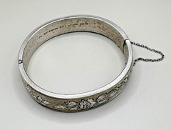 Vintage Sterling Silver Floral Engraved Hinge Bangle Bracelet Safety Chain 21.5g
