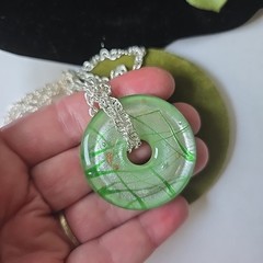Vintage Art Glass Circle Pendant Chain Necklace 32″L