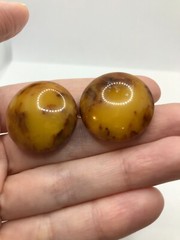 Vintage Butterscotch Bakelite Screw-Back Earrings Brown Marbling 1″ Round Domed