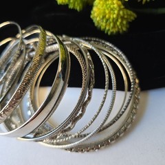 Lot Of Silver Tone Stackable Bangle Bracelets sz M L