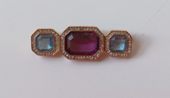 Beautiful marked “LJ” Rhinestone and Cut Faux Stone 2″ Bar Brooch
