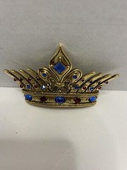 Vintage WONDERS 2004 ”Masters of Florence Medici” Rhinestone Crown Brooch Pin