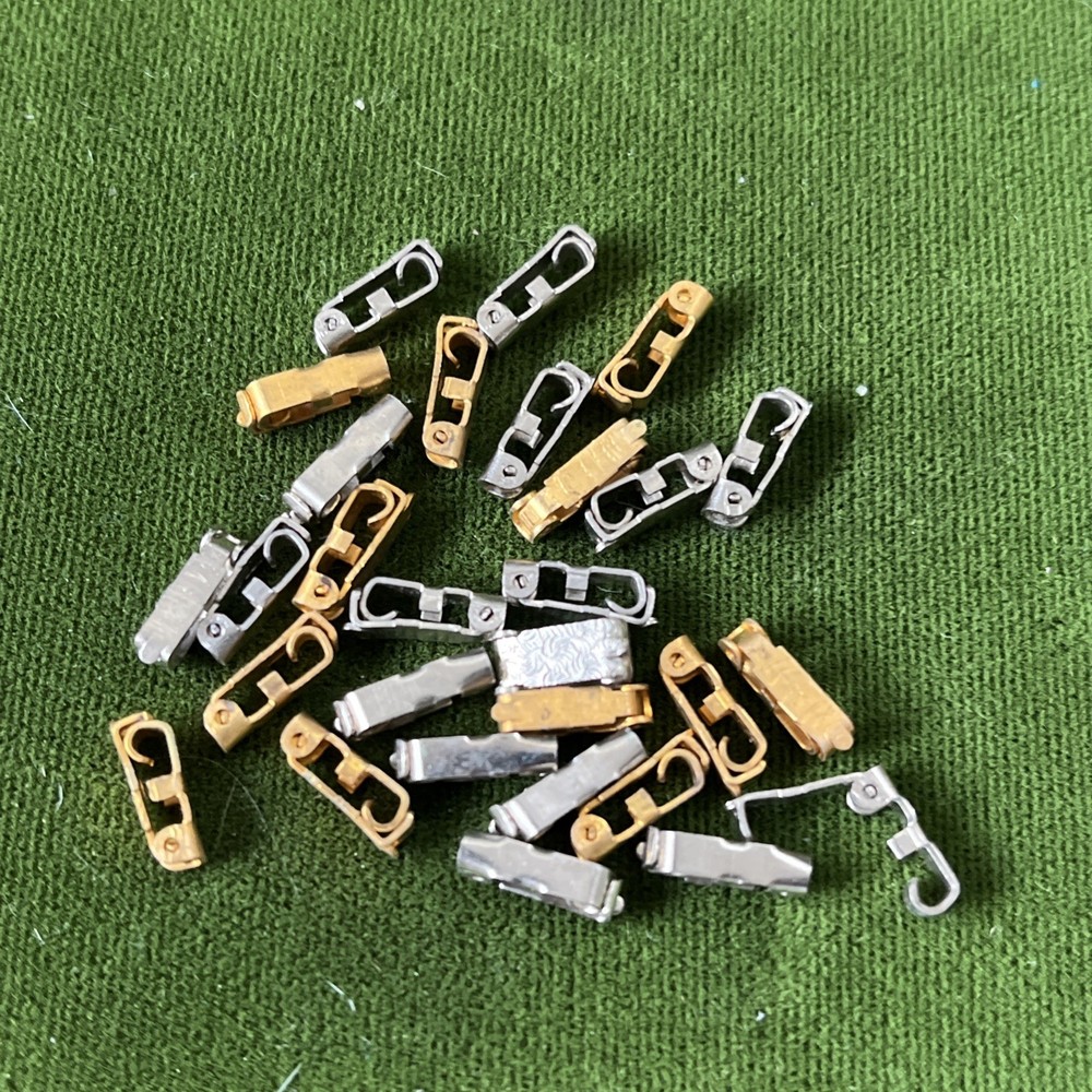 34 Vintage gold or silver toned clasp for necklaces.