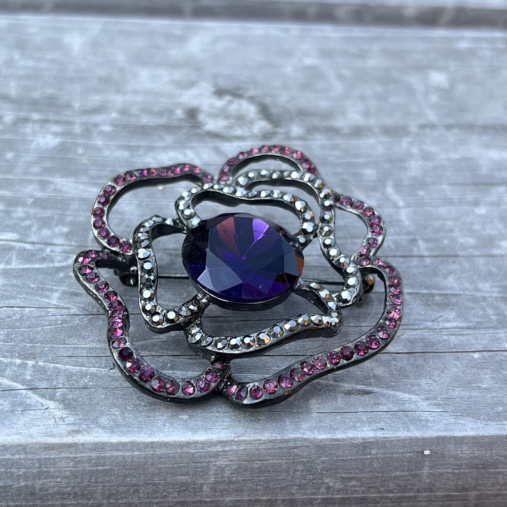 Vintage Violet & Dark Grey Rose Shaped Rhinestone Brooch Pin Purple Silver Tone
