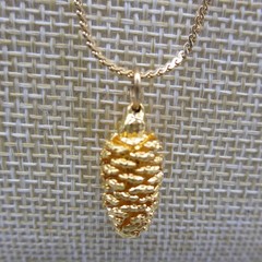 Vintage Trifari Necklace Pinecone Pendant Dainty Gold Tone 24 Inch