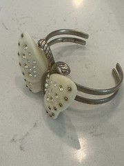 Vintage ANNA SUI Cream Resin Crystal Butterfly Cuff Bracelet Beautiful!🦋
