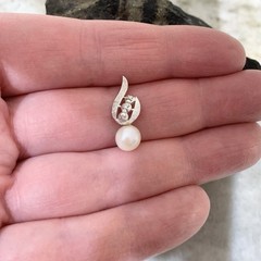 VTG Akoya Saltwater PEARL PENDANT 6.5mm Diamonds 14k White Gold 60’s 1.03gr .75”
