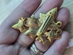 Vintage Gold Tone Grape Cluster Brooch Pin Faux Pearl Ivy Leaf Mid Century